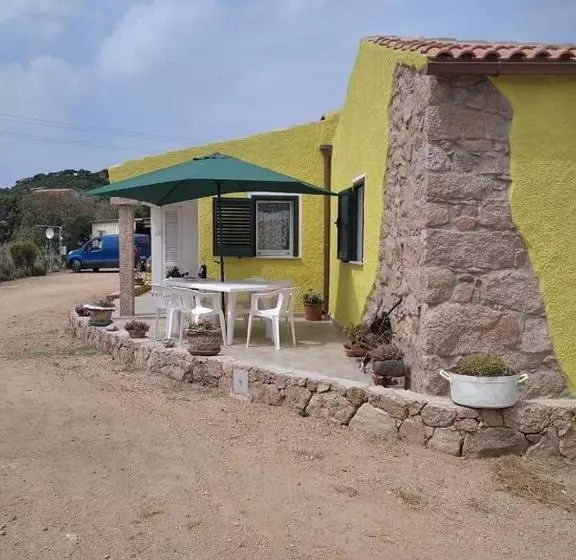 ペンション B&b Li Salcuneddi