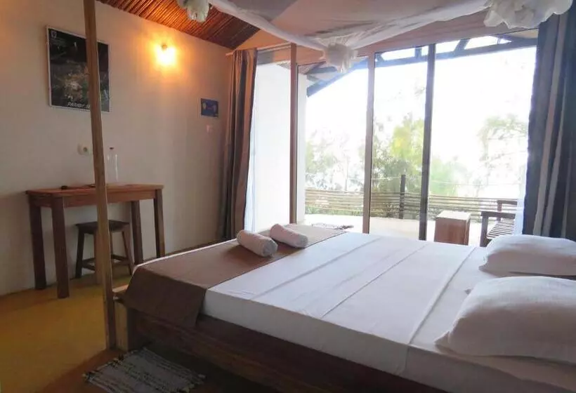 استراحتگاه Madakitecamp