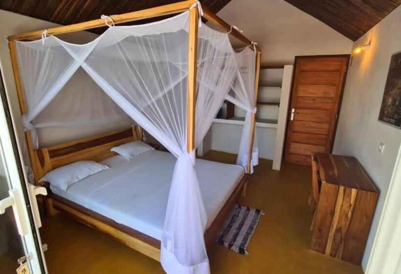 استراحتگاه Madakitecamp