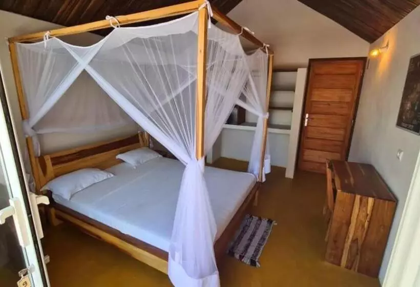 استراحتگاه Madakitecamp