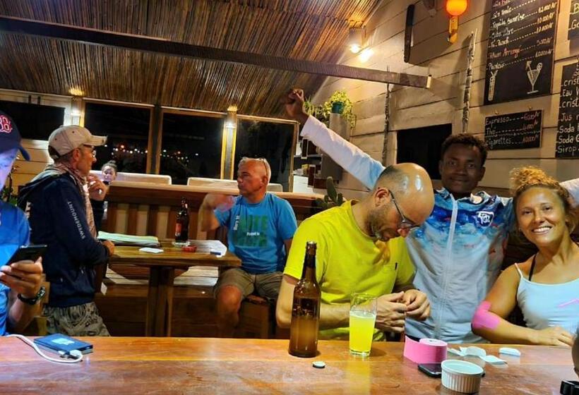 استراحتگاه Madakitecamp