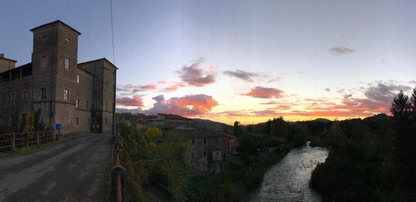 צימר Castello Del Poderetto