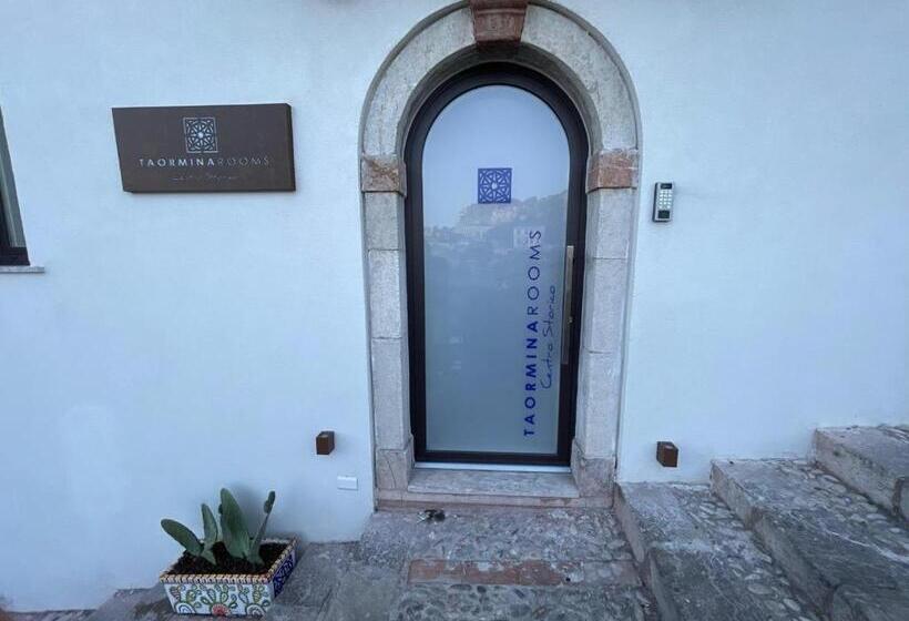 تختخواب و صبحانه Taormina Rooms Centro Storico