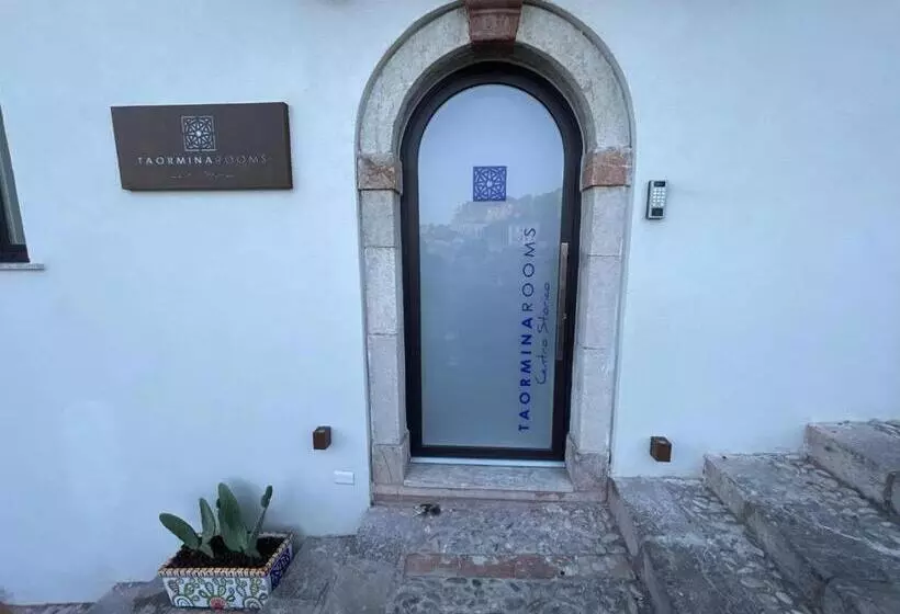 تختخواب و صبحانه Taormina Rooms Centro Storico