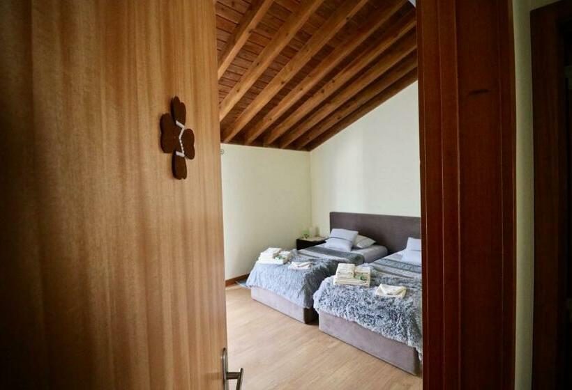 פנסיון West Spring House