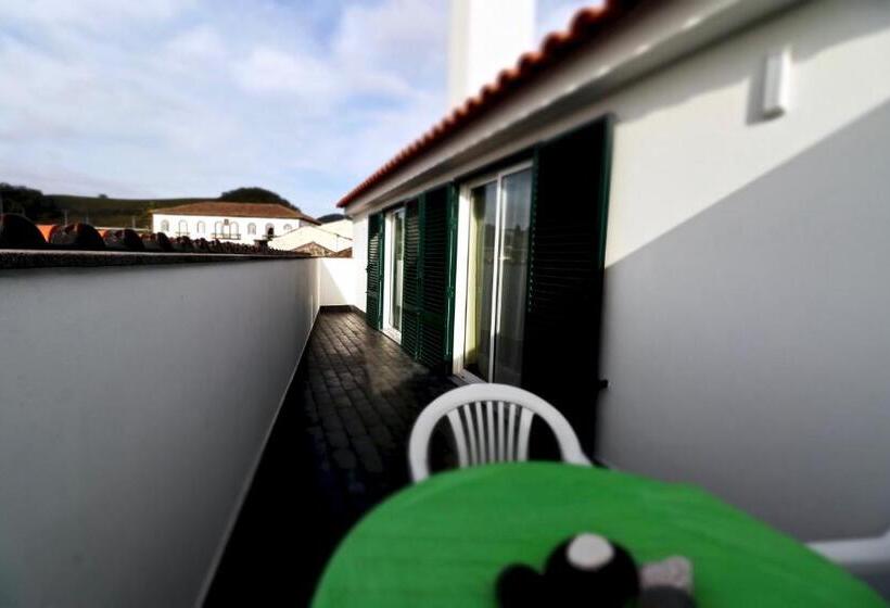 פנסיון West Spring House