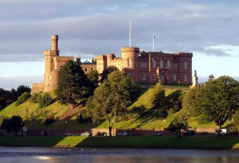 تختخواب و صبحانه Atherstone Guest House