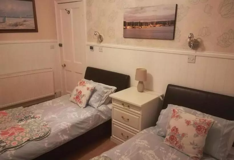 تختخواب و صبحانه Atherstone Guest House