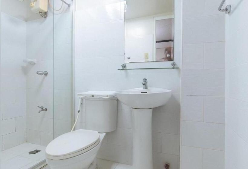 Hotel El Rico Suite Makati By Reddoorz