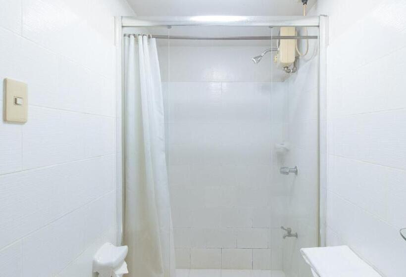 Hotel El Rico Suite Makati By Reddoorz