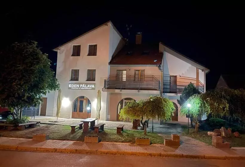 ペンション Comfort Pálava, Penzion & Restaurant