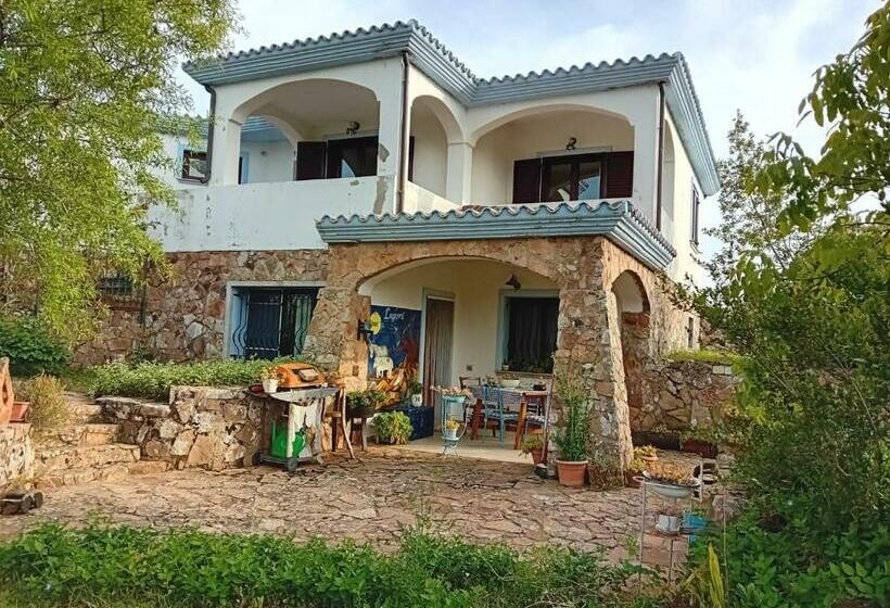 مبيت وإفطار Lugori