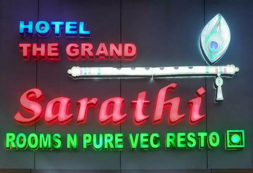 ホテル The Grand Sarathi