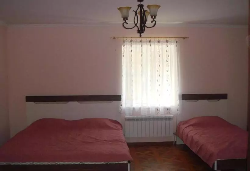 پانسیون Irinola