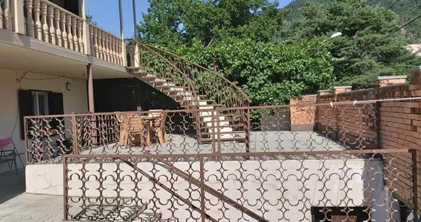 پانسیون Irinola