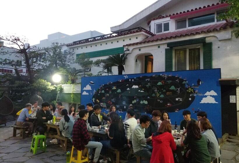 ユースホステル Backpacker's Home