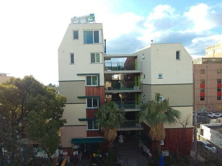 ユースホステル Backpacker's Home