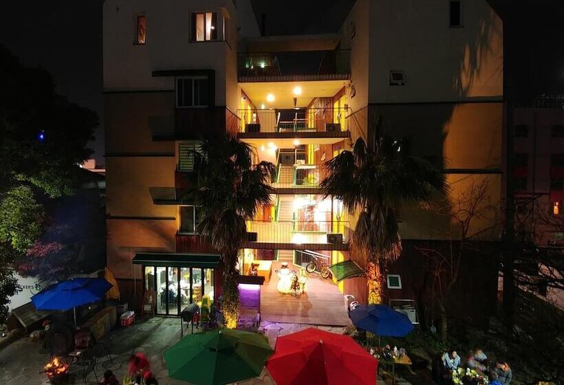 ユースホステル Backpacker's Home