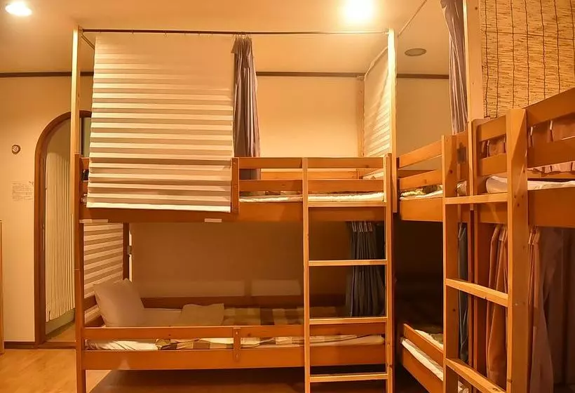 Petit  Wakayama  Hostel