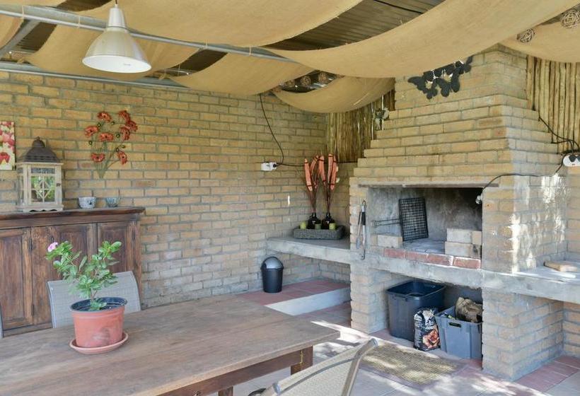 مبيت وإفطار African Tulip Guesthouse