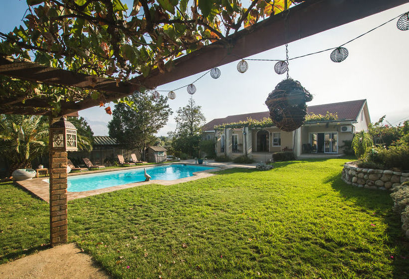 مبيت وإفطار African Tulip Guesthouse