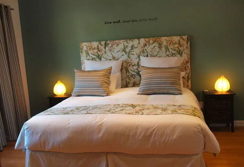 ベッドアンドブレックファースト African Tulip Guesthouse