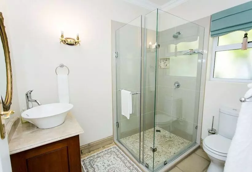 تختخواب و صبحانه Burkleigh House