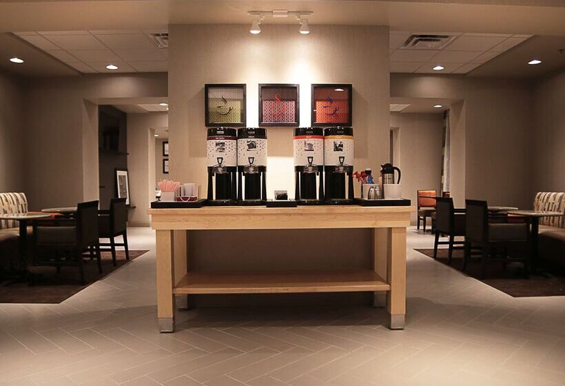 Отель Hampton Inn Lexington Medical Center