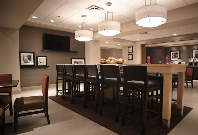Отель Hampton Inn Lexington Medical Center