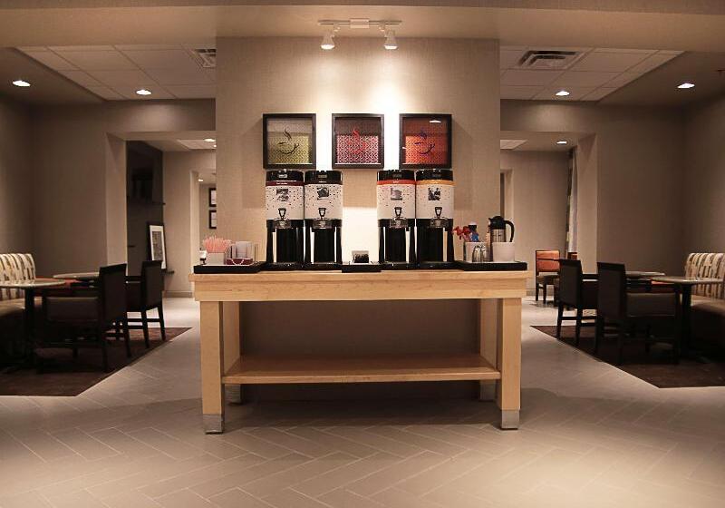 Отель Hampton Inn Lexington Medical Center