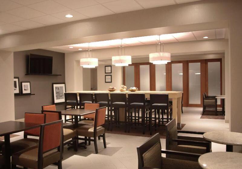 Отель Hampton Inn Lexington Medical Center