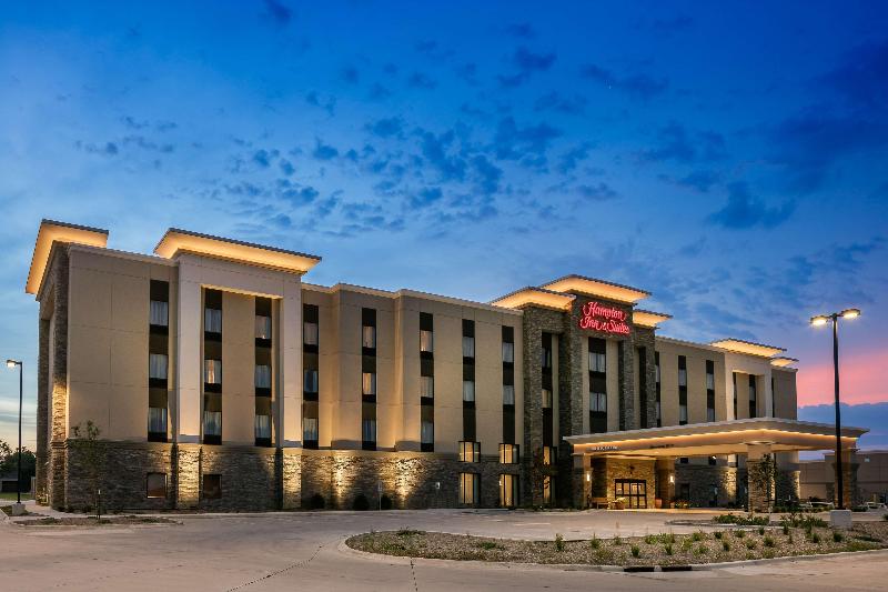 Отель Hampton Inn & Suites Mason City