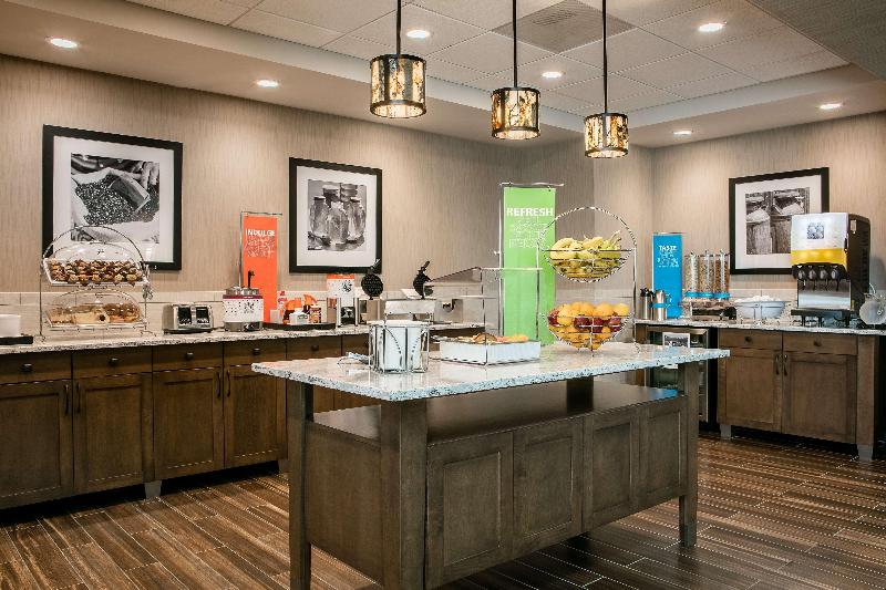 Отель Hampton Inn & Suites Mason City