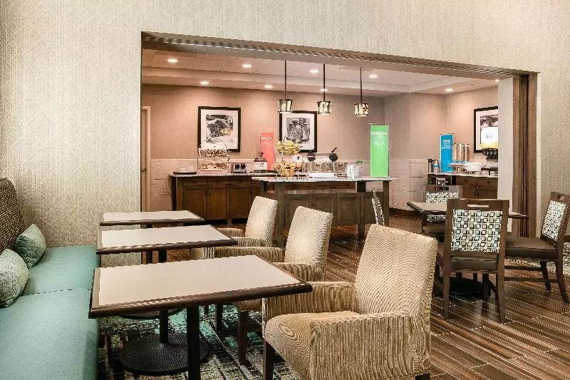 ホテル Hampton Inn & Suites Mason City