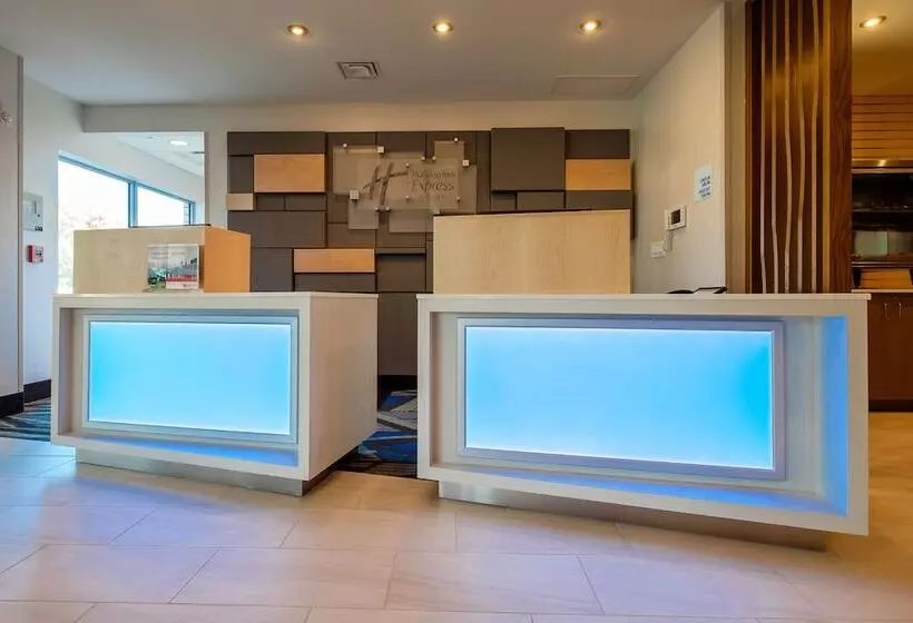 ホテル Holiday Inn Express & Suites Eagan   Minneapolis Area, An Ihg