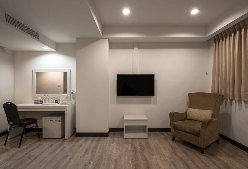 هتل Lotus Yuan Business