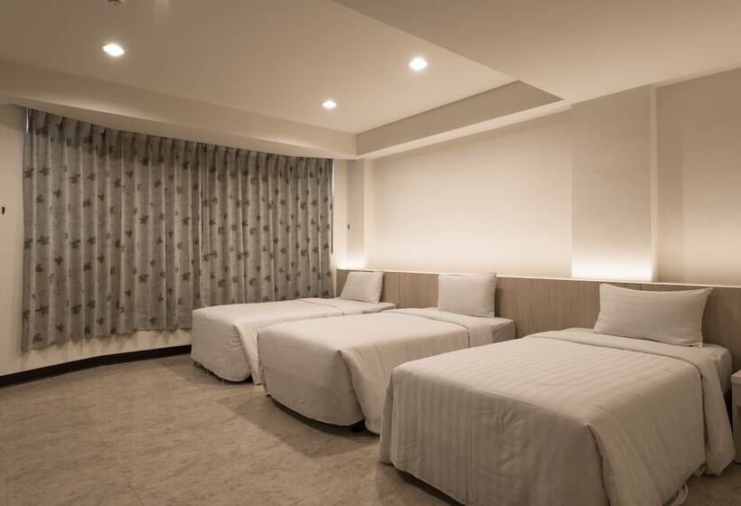 هتل Lotus Yuan Business