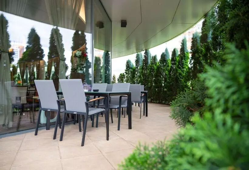 هتل Ramada Plaza Craiova