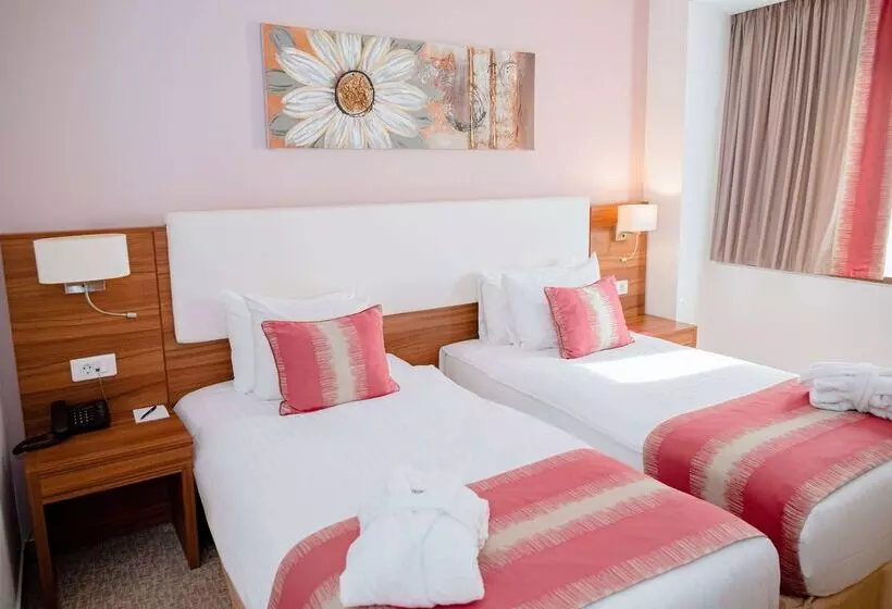 هتل Ramada Plaza Craiova