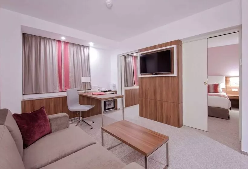 هتل Ramada Plaza Craiova