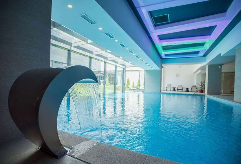 هتل Ramada Plaza Craiova