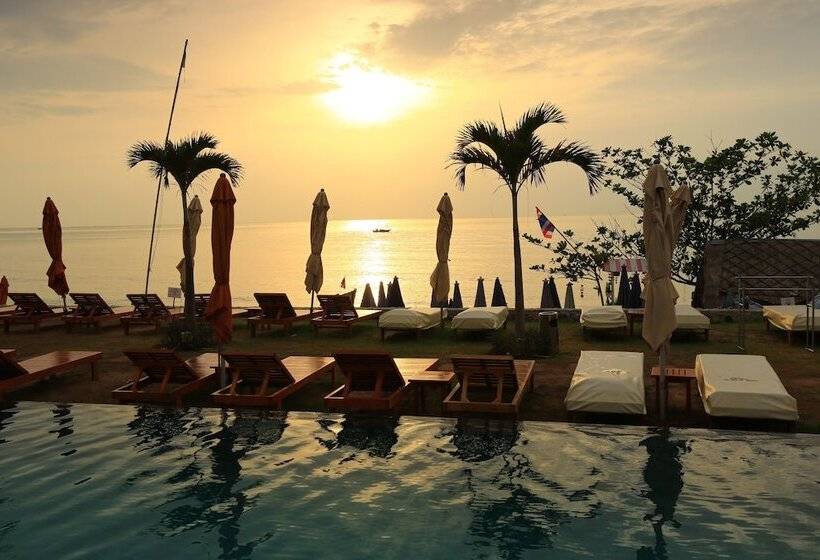 هتل Sanae Beach Huahin