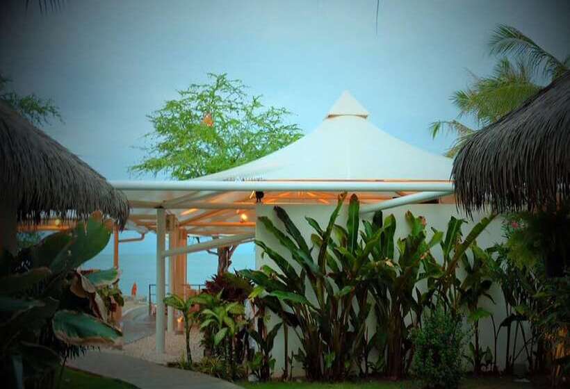 هتل Sanae Beach Huahin