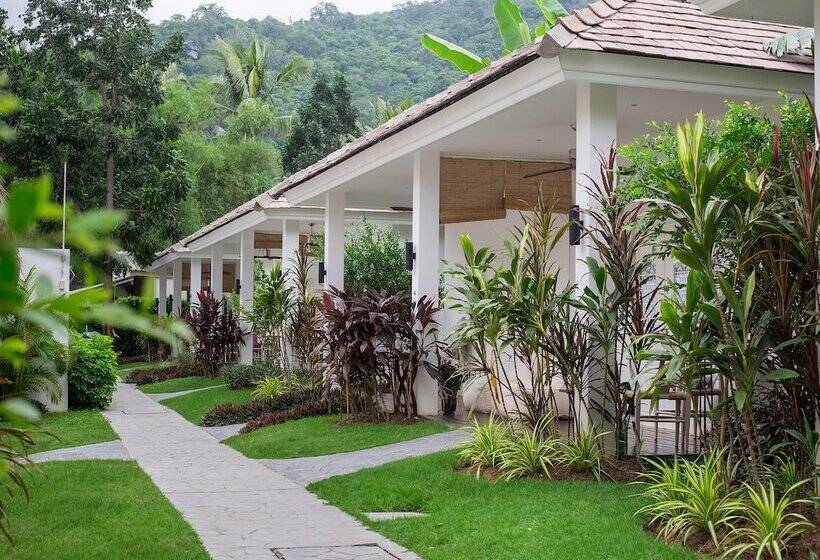 هتل Sanae Beach Huahin