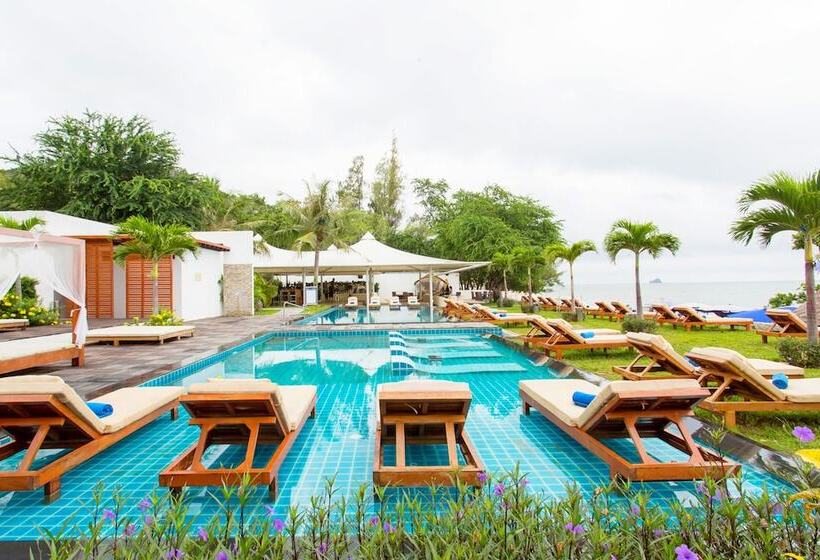 هتل Sanae Beach Huahin