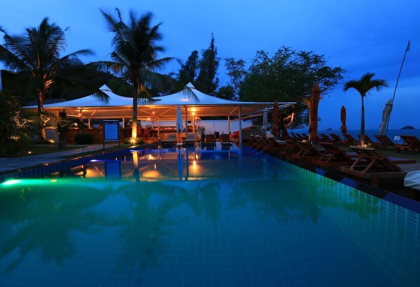 هتل Sanae Beach Huahin