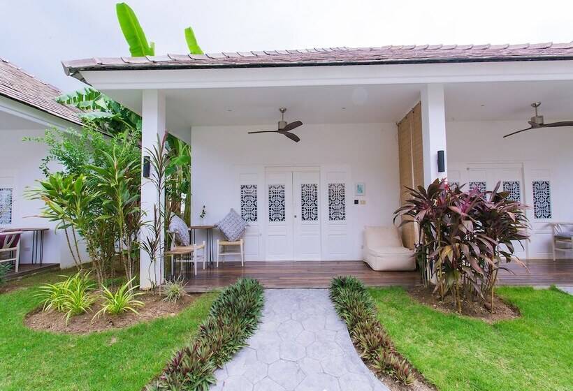 هتل Sanae Beach Huahin