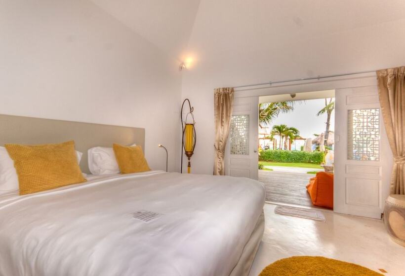 هتل Sanae Beach Huahin