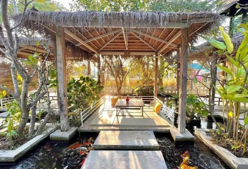 هتل The State Resort
