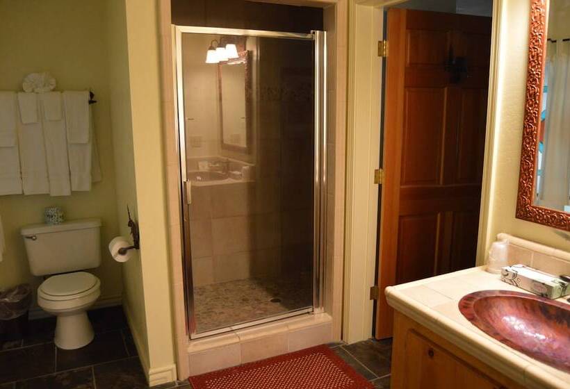 Мотель Red Bud Lodge